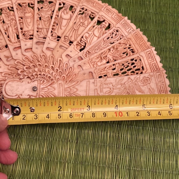 Chinese Crafted Bovine bone Fan - Picture 14 of 14